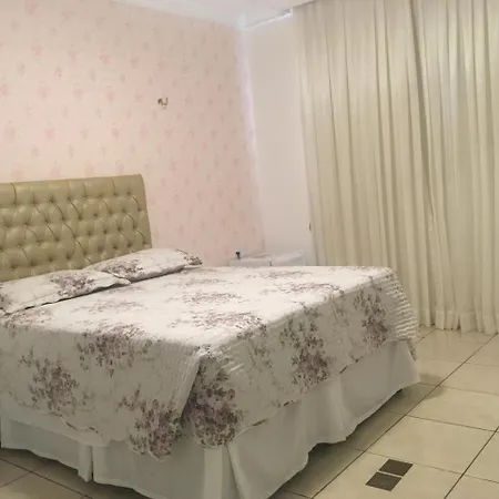 Casa Da Adriana Pensão 2*